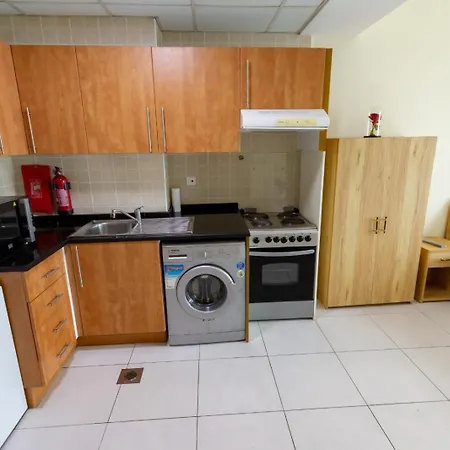 Deluxe Studio For Rent At Marina View Towers Dubai Exterior photo