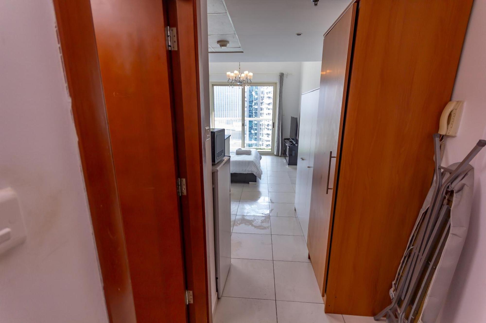 Deluxe For Rent At Marina View Towers Homestay Dubai