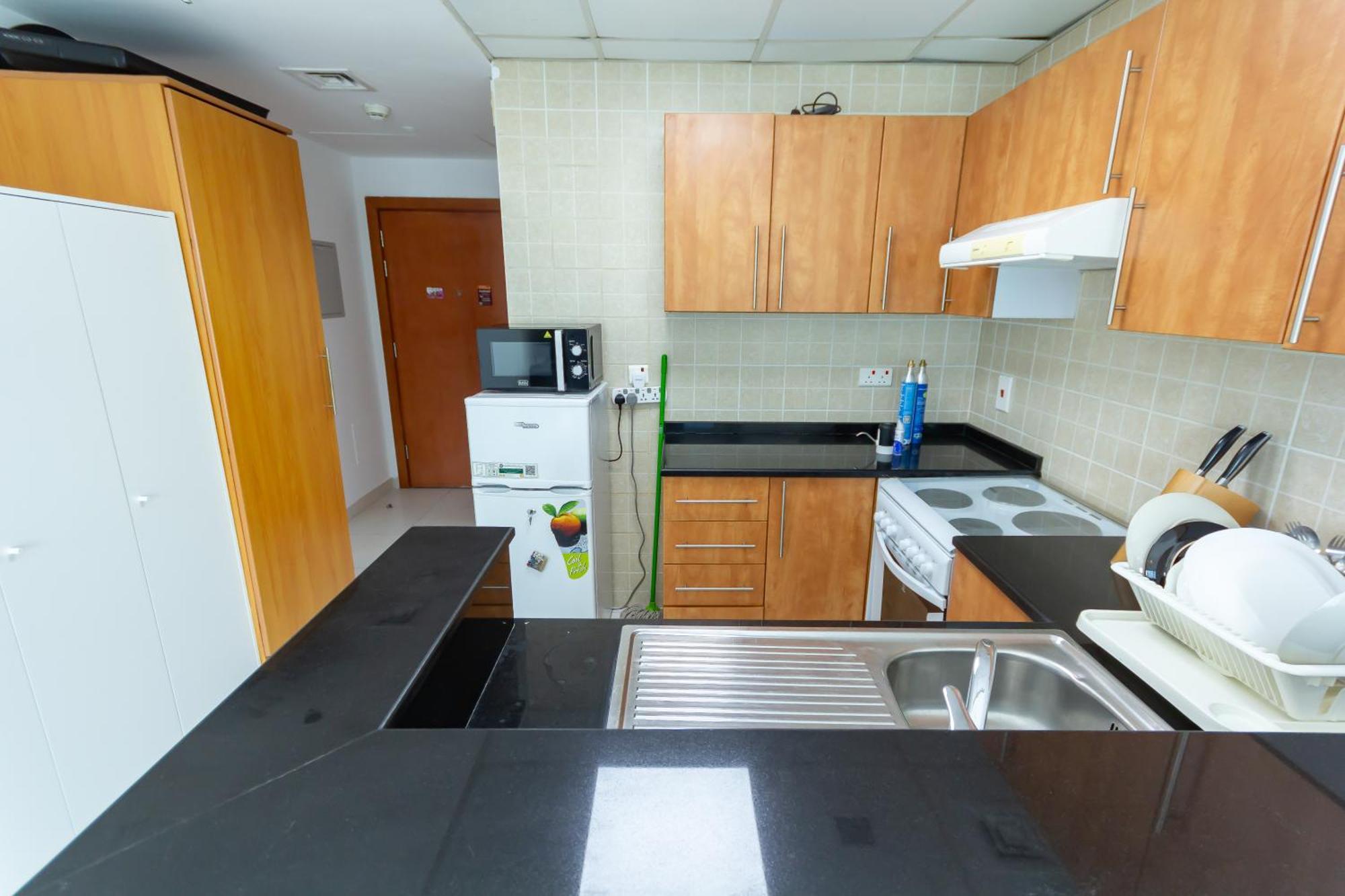 Deluxe For Rent At Marina View Towers * Dubai