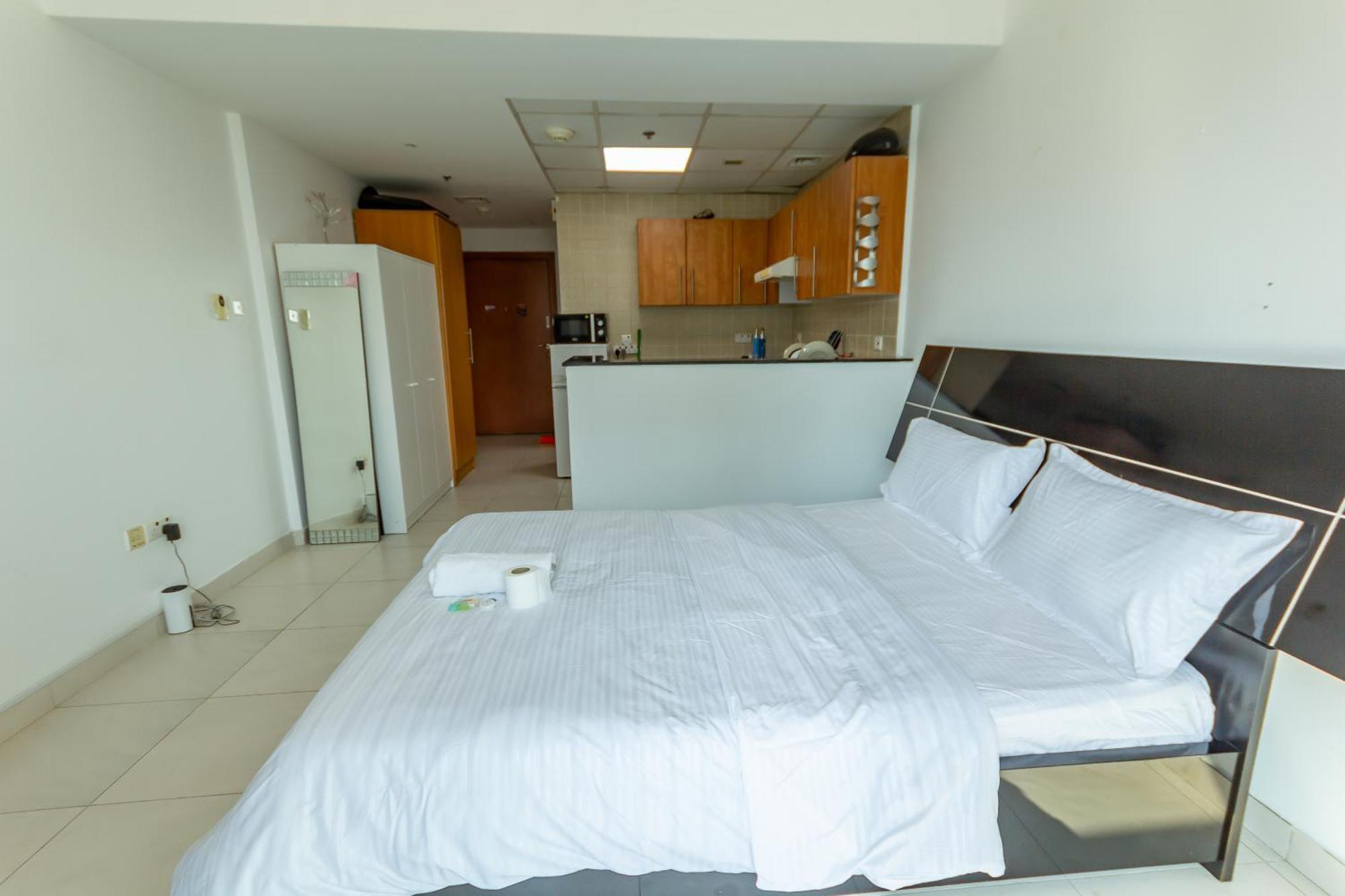 Deluxe For Rent At Marina View Towers Dubai