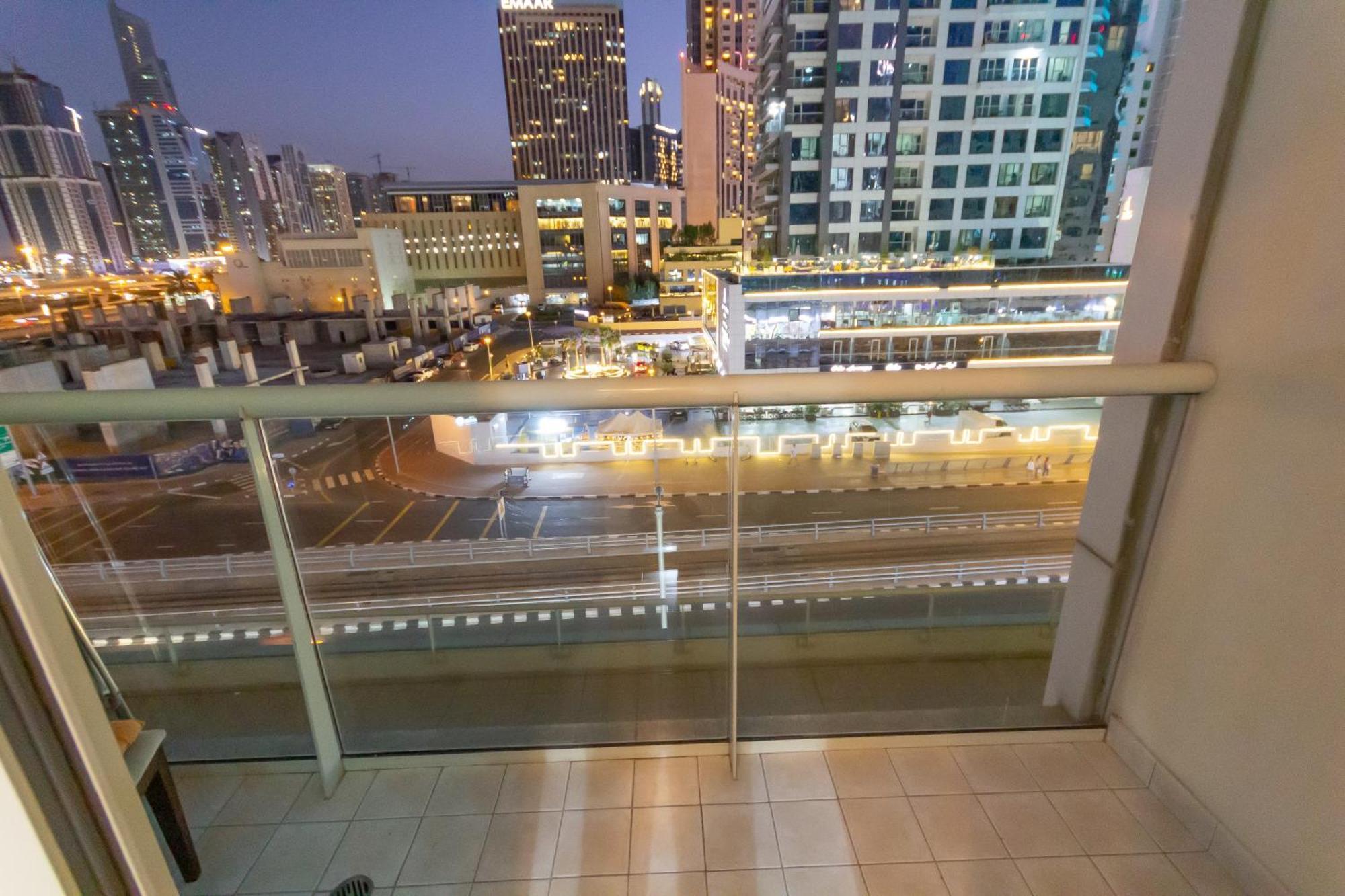 Deluxe For Rent At Marina View Towers *