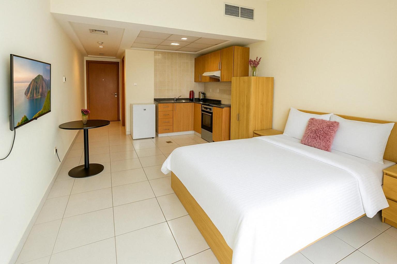 Homestay Deluxe For Rent At Marina View Towers *